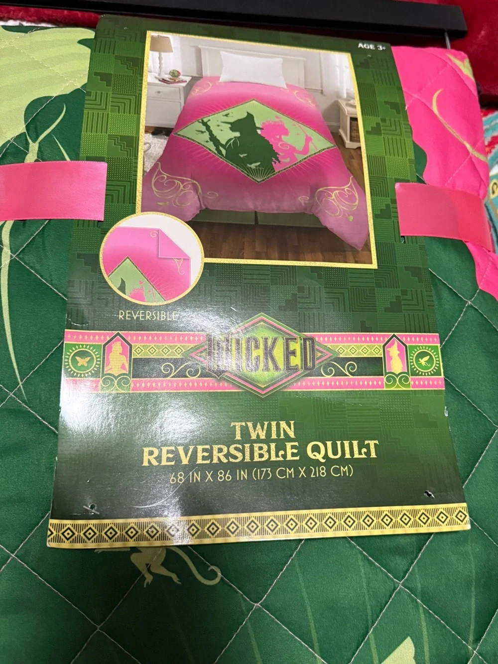 Reversible Twin Quilt - Pink & Green Wicked  Oz  New